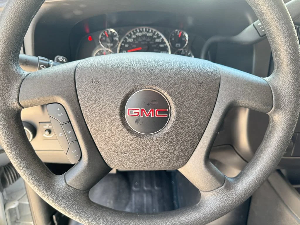 New 2026 Summit White GMC 1WT image 12