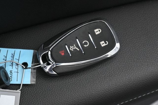 Used 2022 Summit White Chevrolet LT image 34