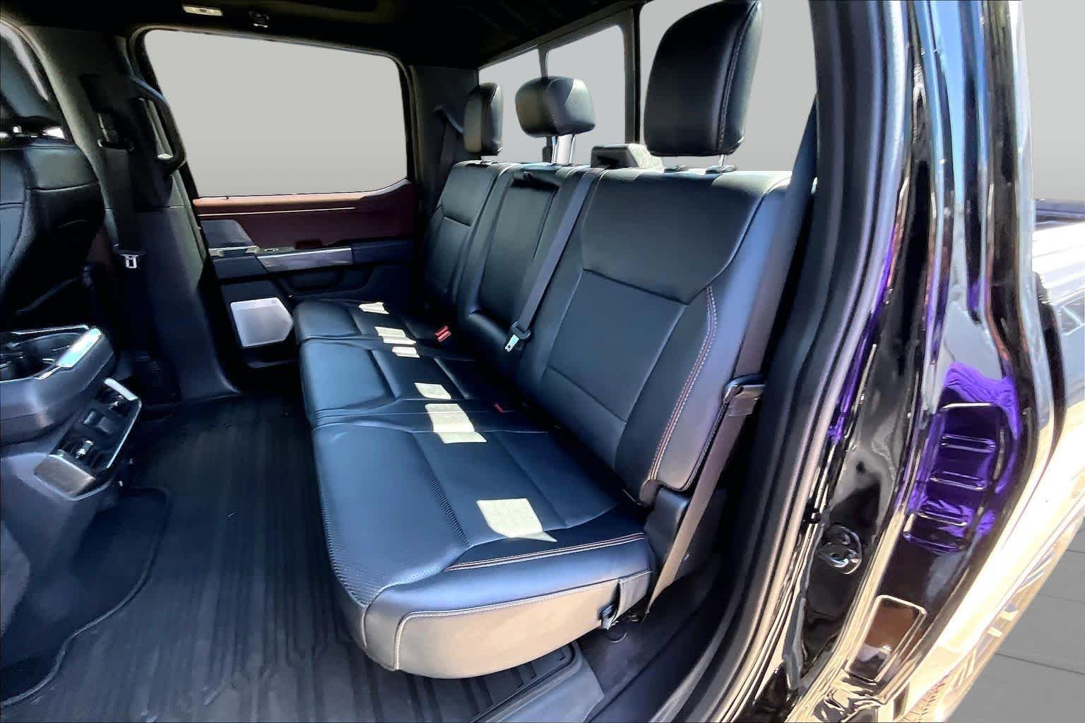 Used 2023 Agate Black Metallic Ford LARIAT image 21