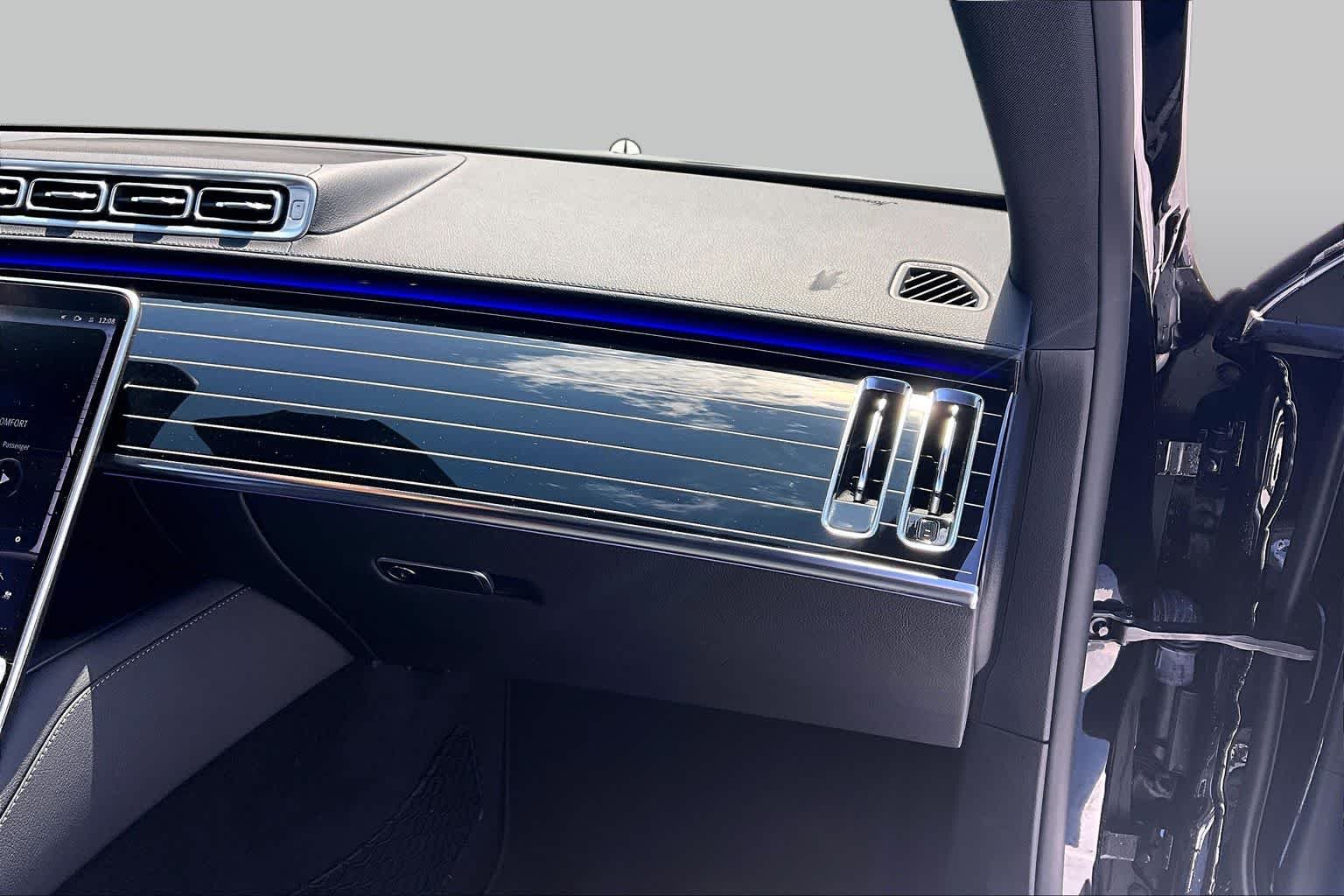 Used 2023 Obsidian Black Mercedes-Benz S 500 image 18