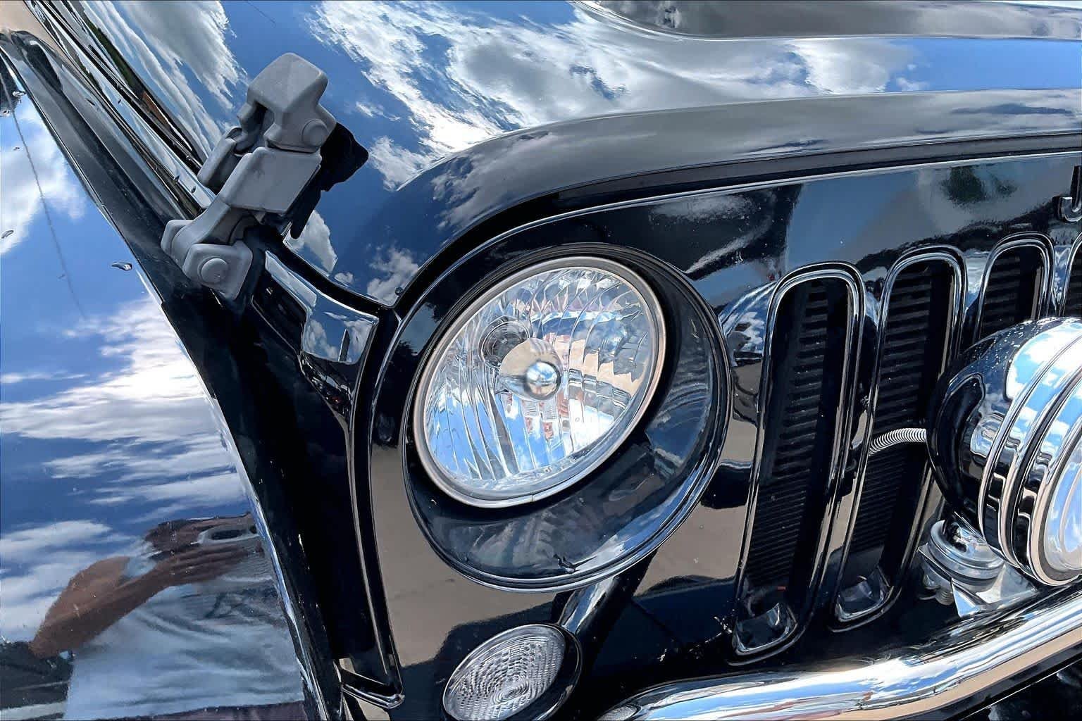 Used 2015 Black Clearcoat Jeep Altitude image 16