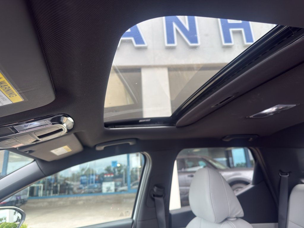 Used 2025 Atlas White Hyundai SEL Activity image 4