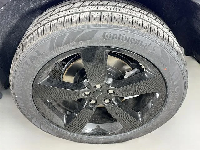 New 2026 Fuji White Land Rover X-Dynamic SE image 33