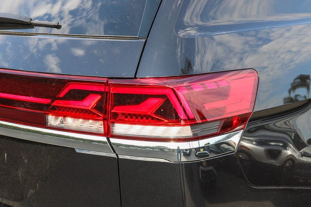 New 2026 Black Volkswagen SE w/Technology image 9