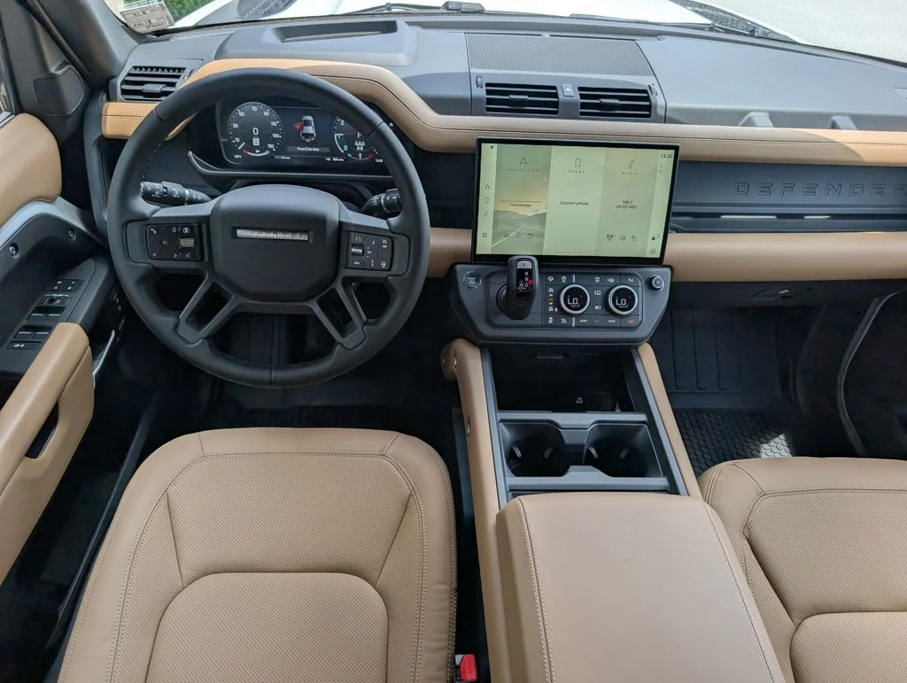 New 2026 Fuji White Land Rover X-Dynamic SE image 11