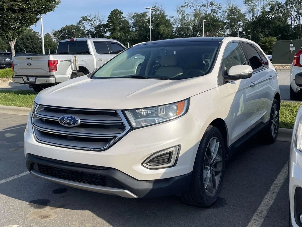 Used 2017 White Platinum Metallic Tri-Coat Ford Titanium image 2