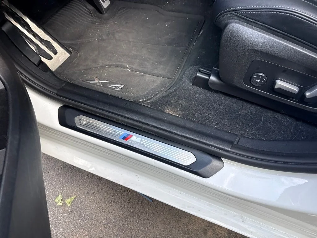 Used 2023 White BMW xDrive30i image 12
