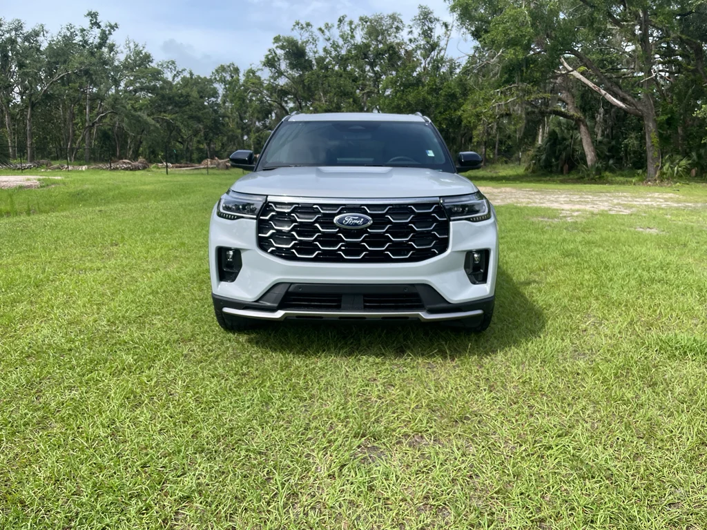 2025 Ford Explorer Platinum - Photo 8