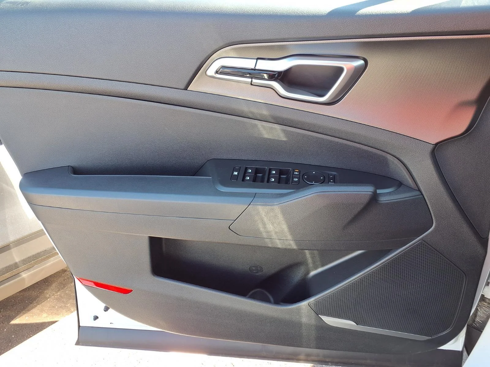 New 2026 Glacial White Pearl Kia LX image 11