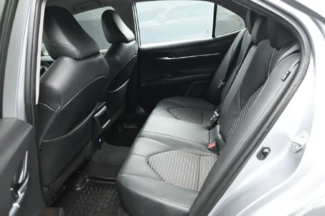 Used 2022 Silver Toyota SE image 9