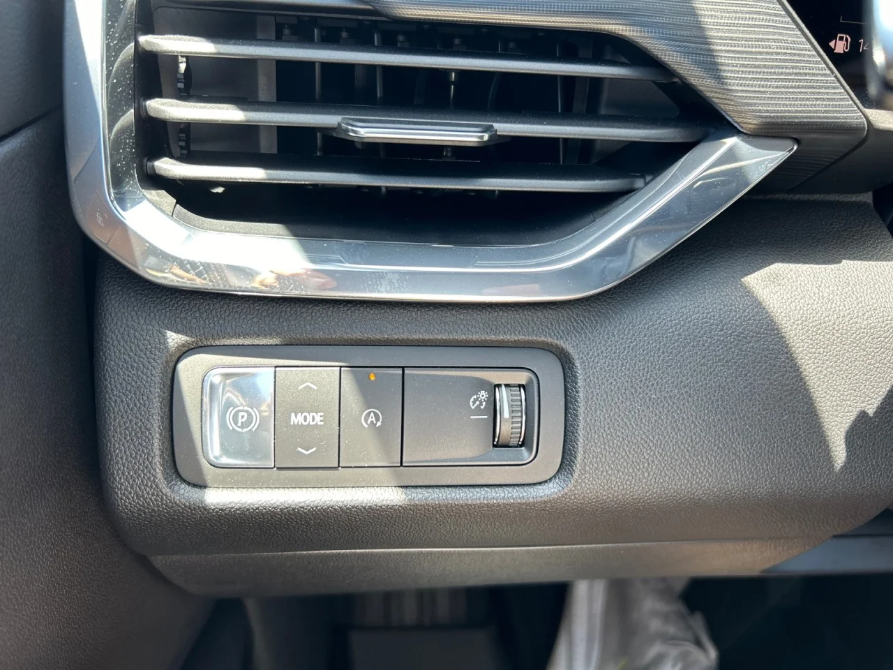 2026 GMC Acadia Elevation - Photo 15