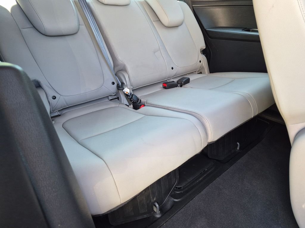 Used 2019 Gray Honda EX-L image 19