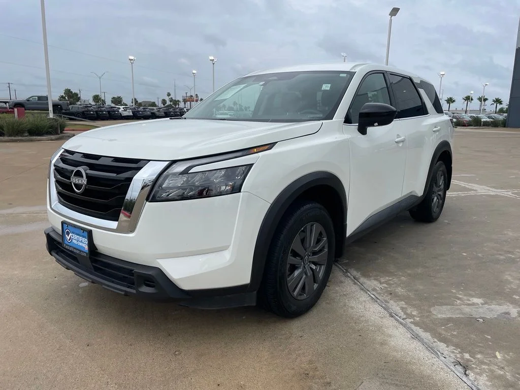 Certified Used 2024 White Nissan S image 3
