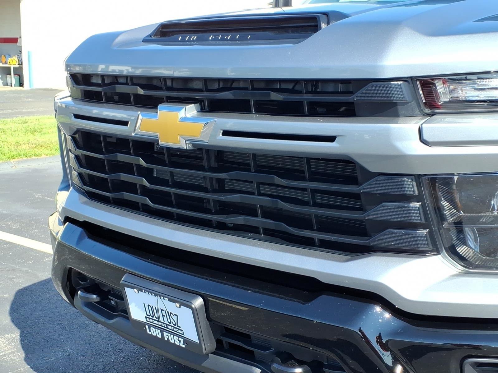 Used 2025 Sterling Gray Metallic Chevrolet Custom image 32