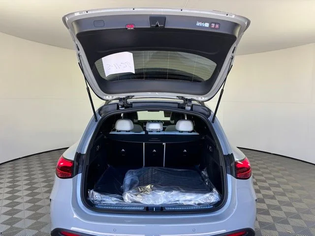 New 2026 MANUFAKTUR Alpine Grey Mercedes-Benz GLC 300 image 35
