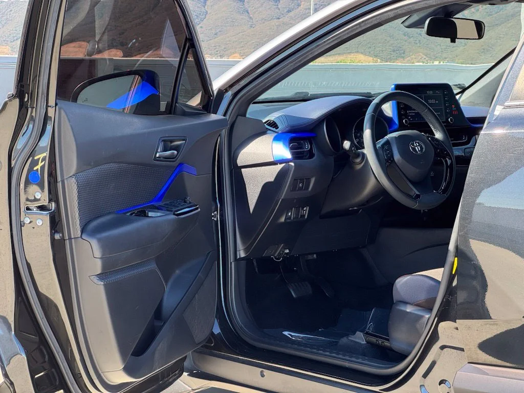 Used 2020 Black Toyota XLE image 8