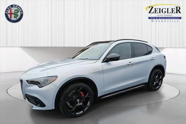 2025 Alfa Romeo Stelvio Base