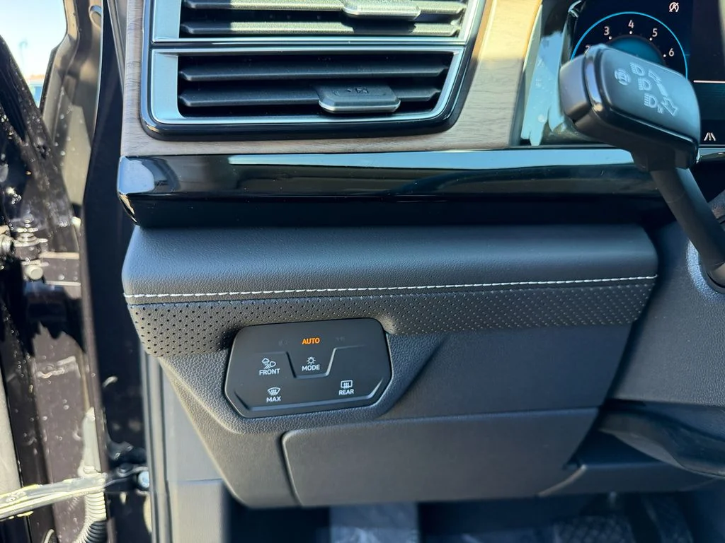 New 2026 Deep Black Pearl Volkswagen 2.0T SE image 19