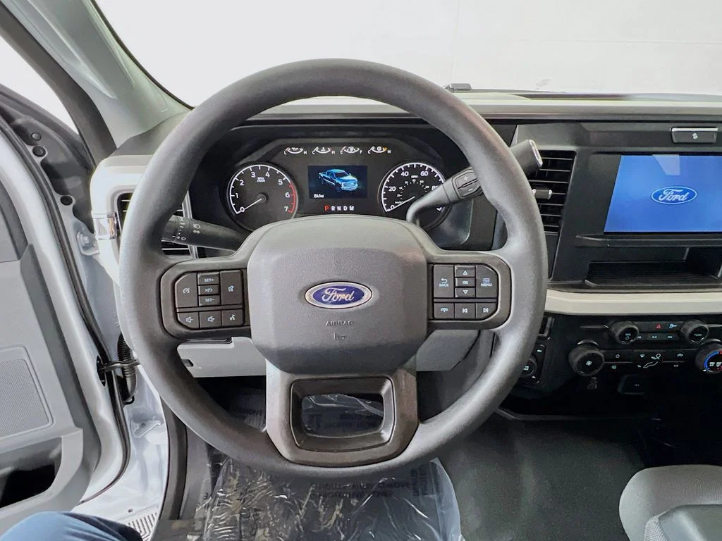 New 2026 Oxford White Ford XL image 8