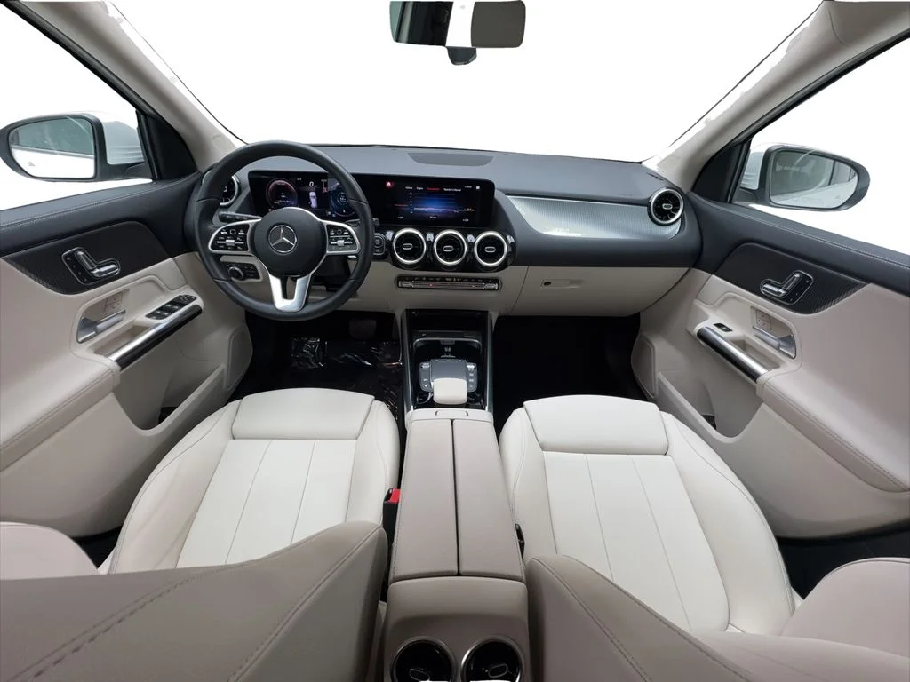 Used 2022 White Mercedes-Benz GLA 250 image 34