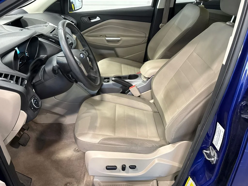 Used 2016 Blue Ford SE image 6