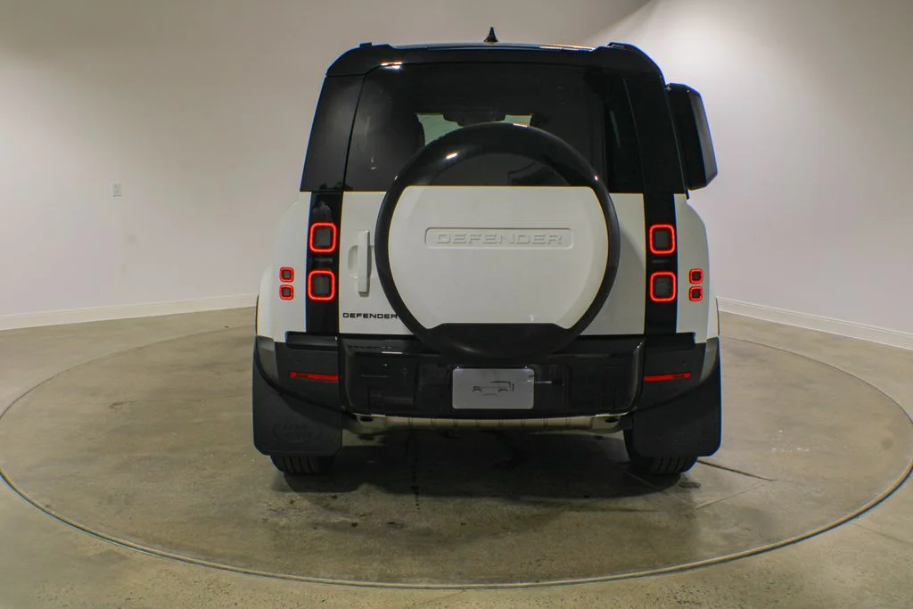 New 2026 Fuji White Land Rover S image 4