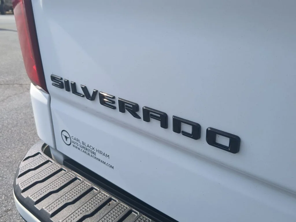 Used 2022 Summit White Chevrolet RST image 28