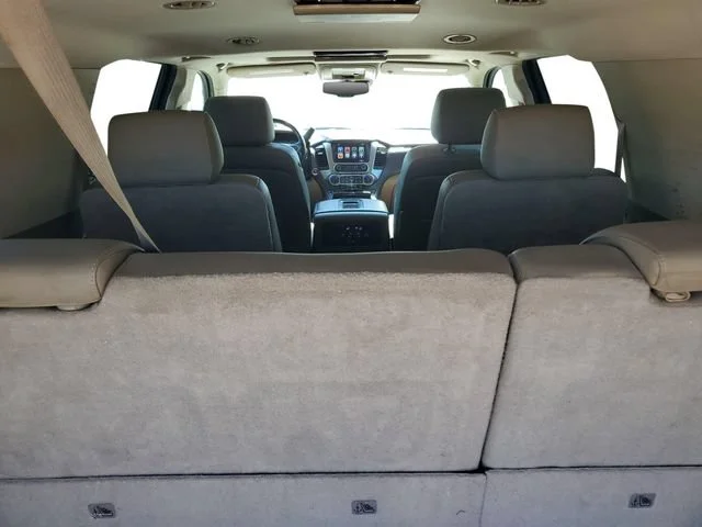 Used 2016 IRIDESCENT PEARL TRICOAT Chevrolet LTZ image 32