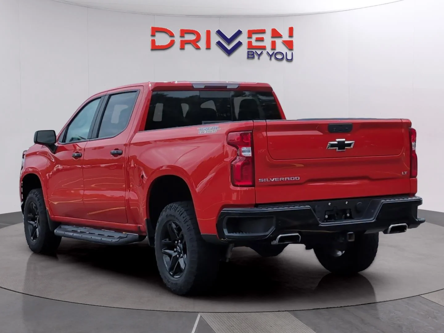 Used 2021 RED HOT Chevrolet LT Trail Boss image 3