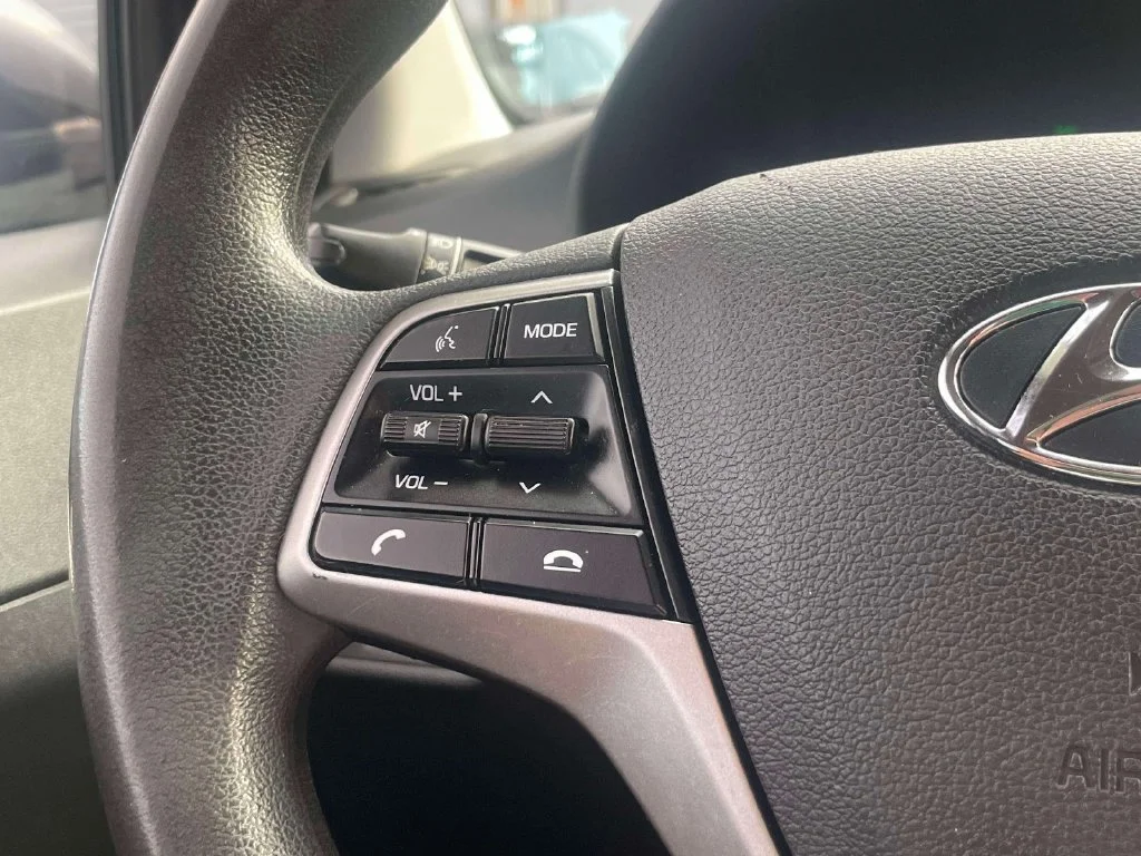 Used 2019 Gray Hyundai SEL image 19