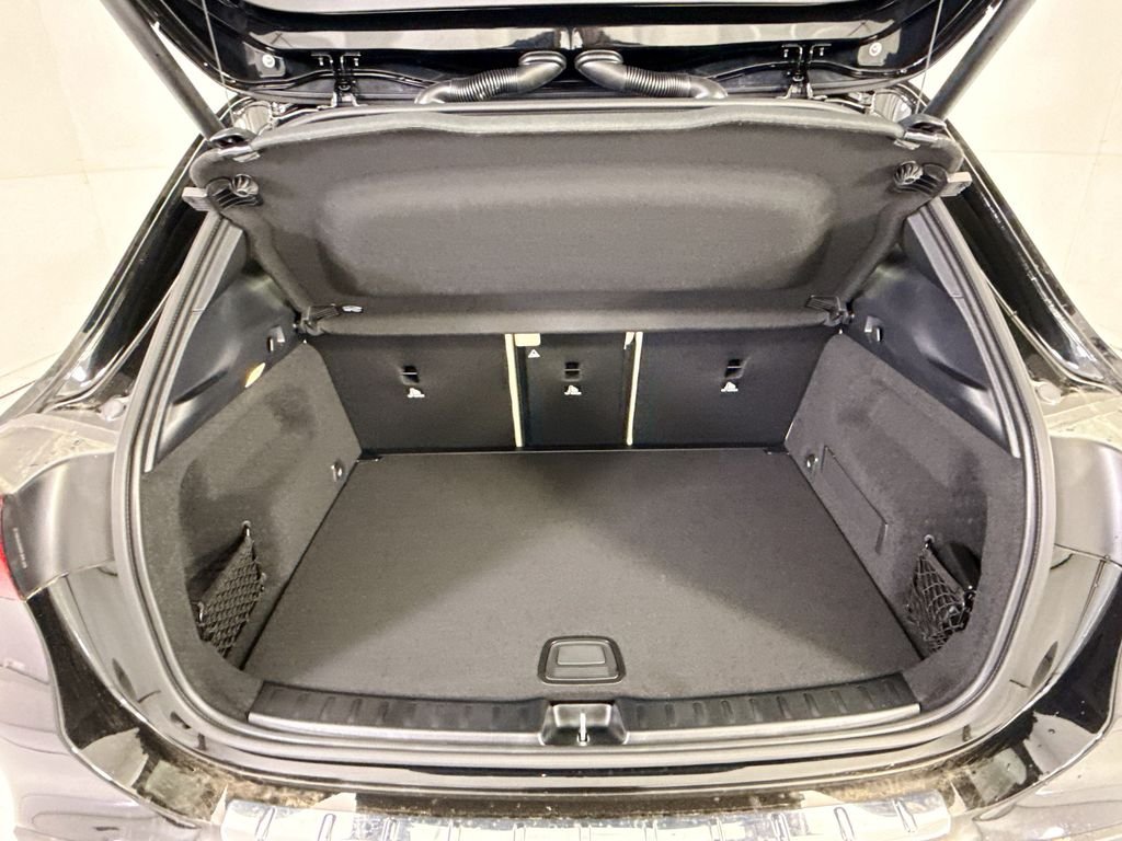 New 2026 Cosmos Black Metallic Mercedes-Benz GLA 250 image 27