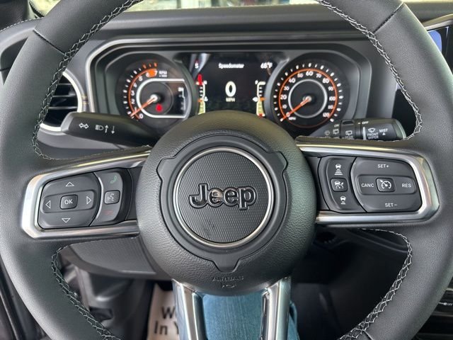New 2026 Granite Crystal Metallic Clear-Coat Exterior Paint Jeep Sahara image 22