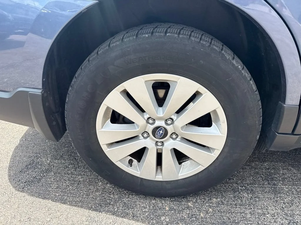Used 2018 Twilight Blue Metallic Subaru 2.5i Premium image 14
