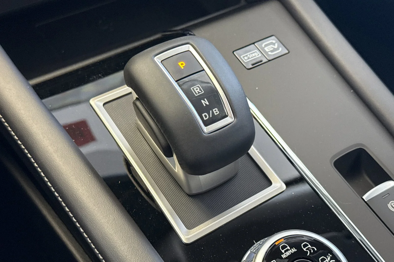 New 2026 Moonrock Gray Nissan SL image 23