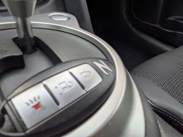 Used 2014 Red Nissan Touring image 26