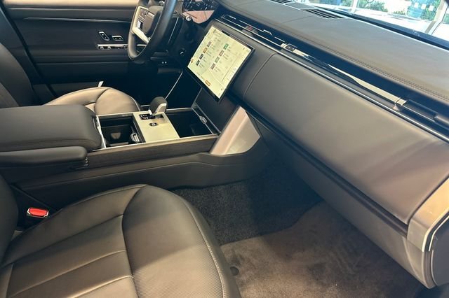 New 2026 Santorini Black Land Rover SE image 14