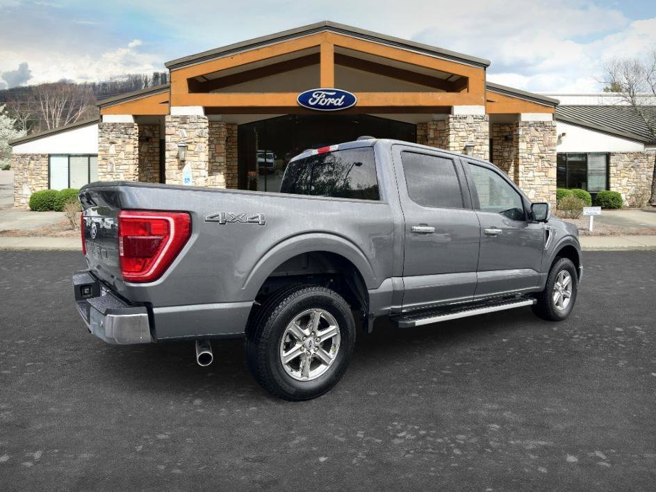 Used 2024 Gray Metallic Ford XLT image 5