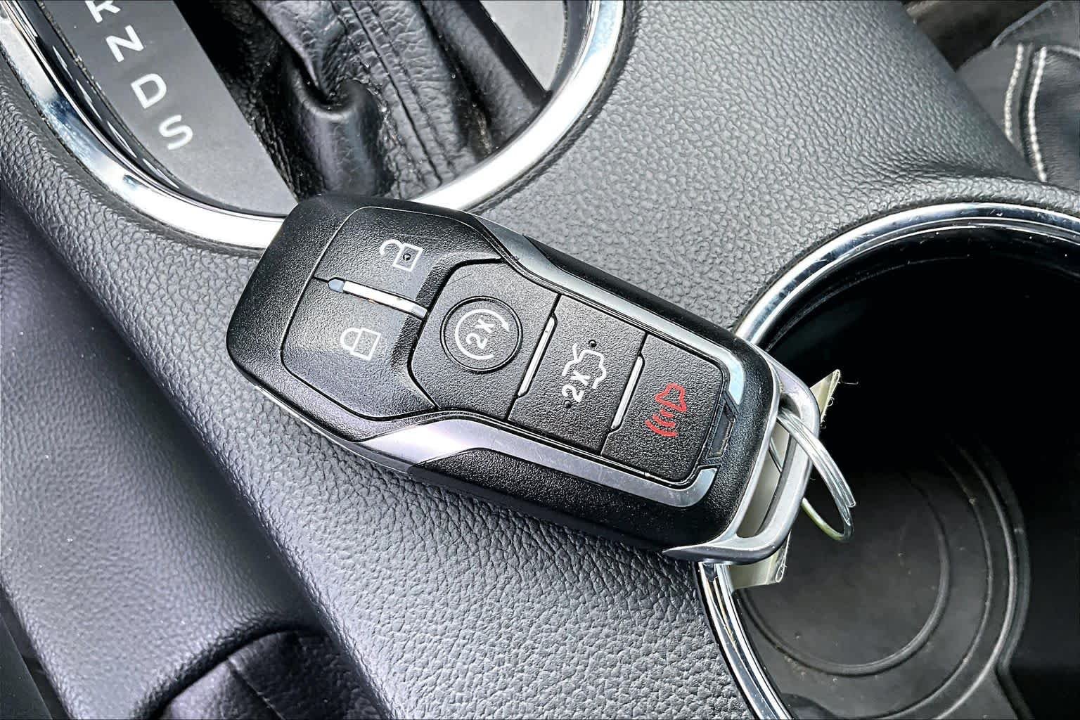 Used 2015 Oxford White Ford GT Premium image 13