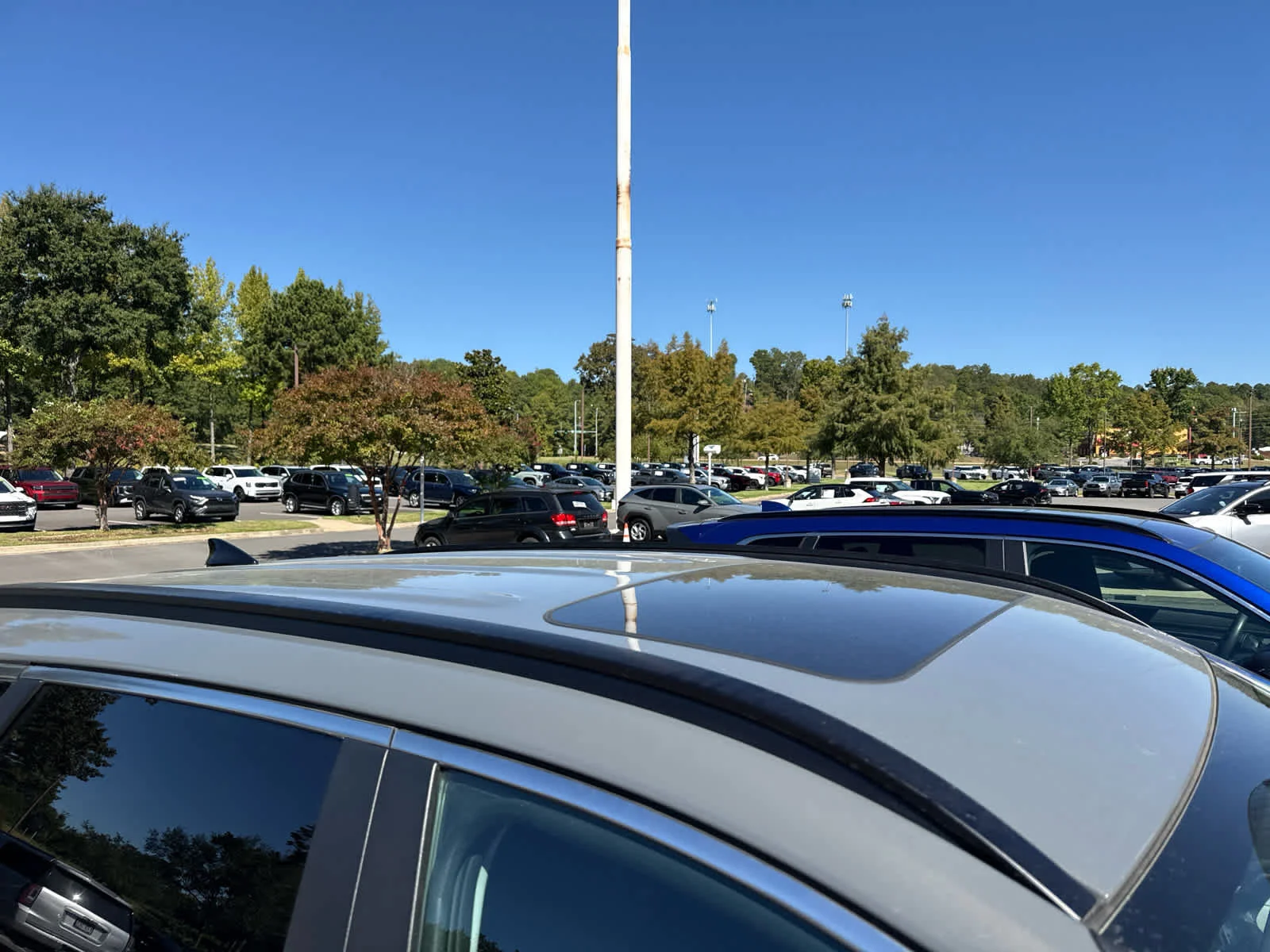 Used 2025 Hampton Gray Hyundai SEL Convenience image 3