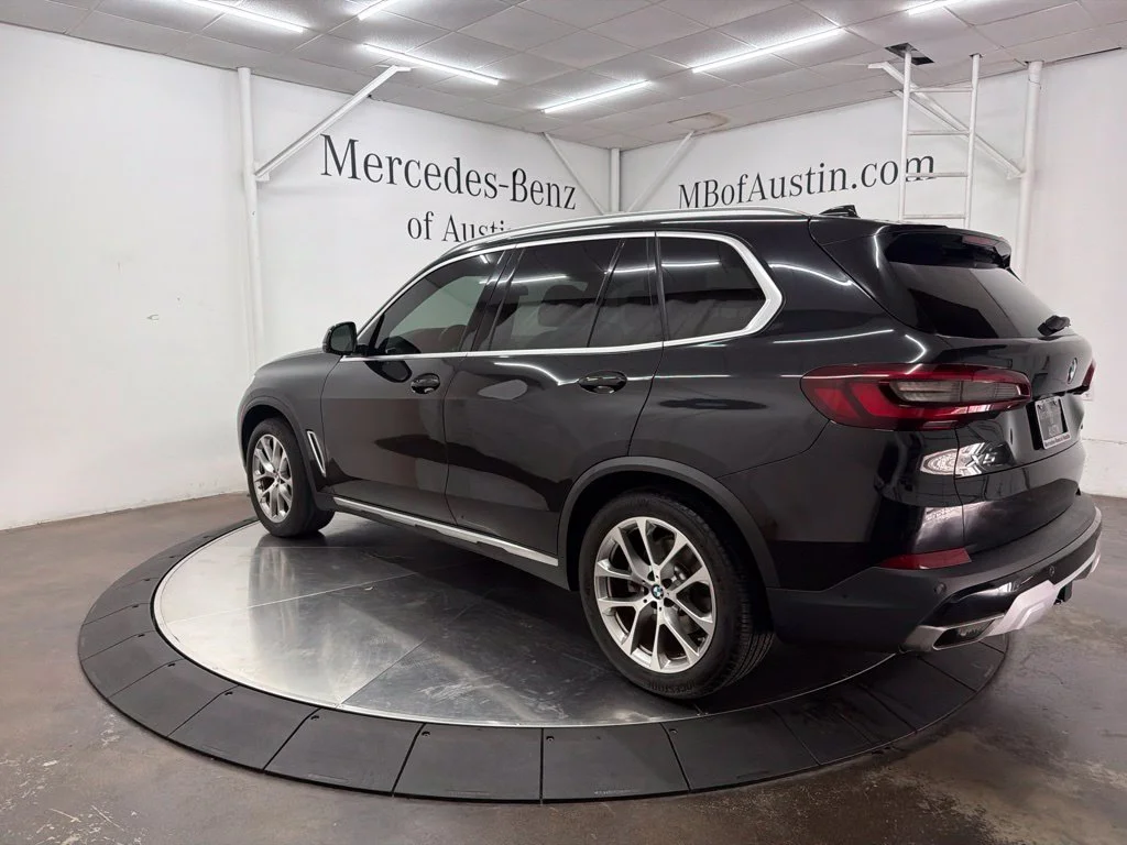 Used 2021 Black BMW sDrive40i image 4