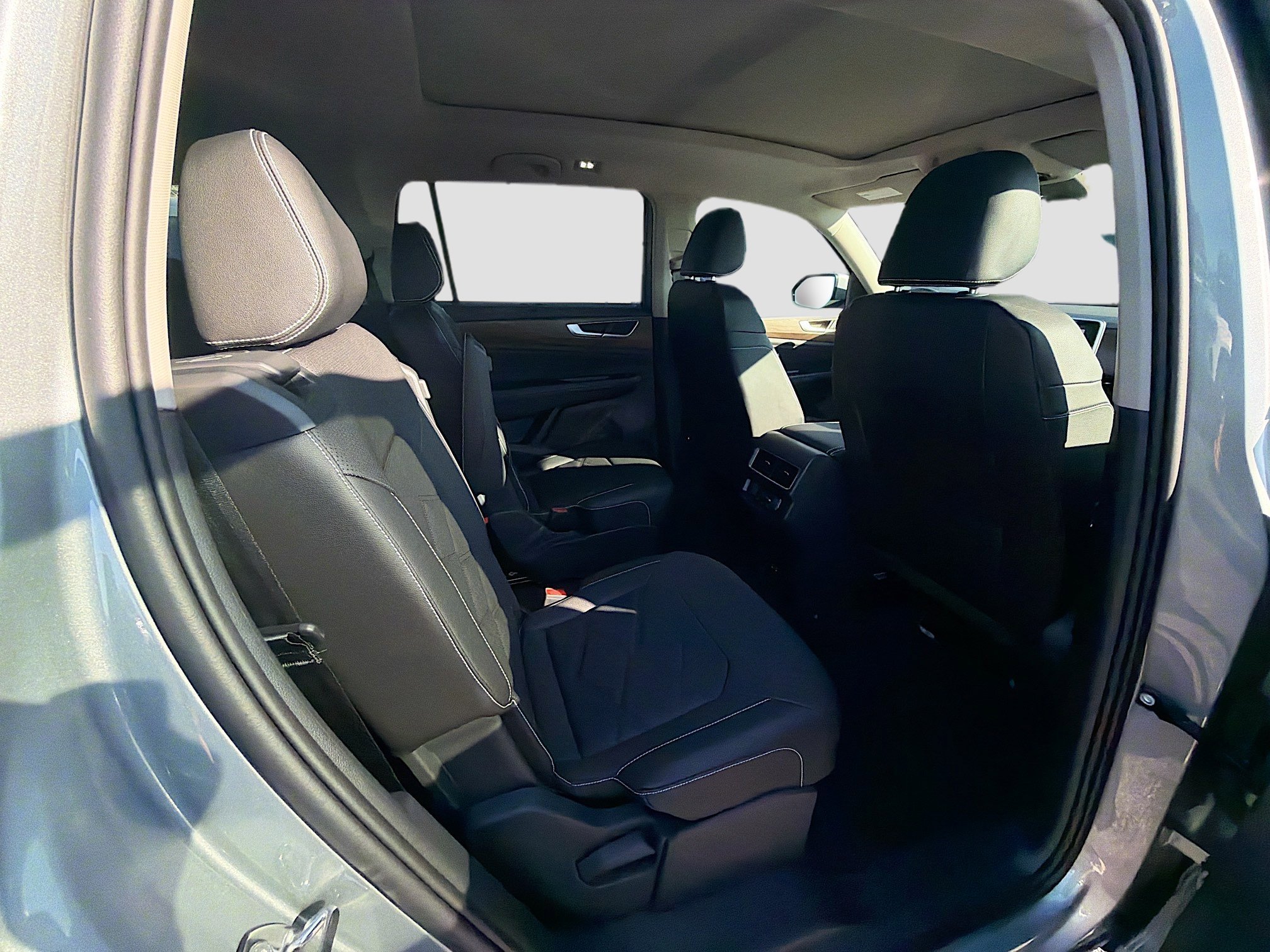 2026 Volkswagen Atlas SE w/Tech - Photo 22