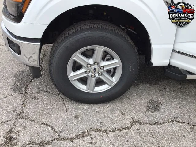 New 2025 Oxford White Ford XLT image 26
