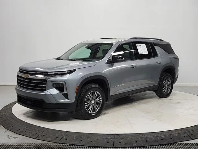 Used 2025 Gray Chevrolet LT image 3