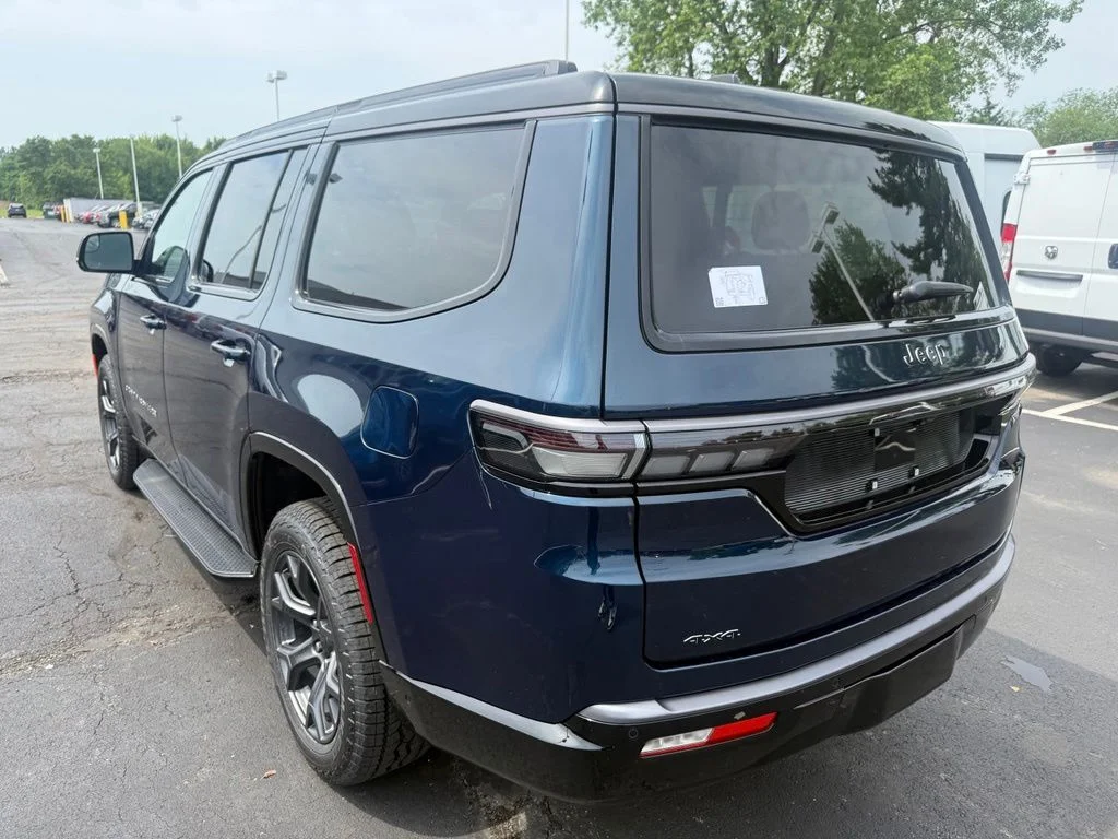 New 2026 Fathom Blue Pearlcoat Jeep Upland image 6