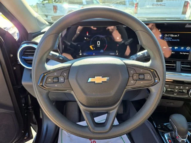 Used 2025 Mosaic Black Metallic Chevrolet LT image 30