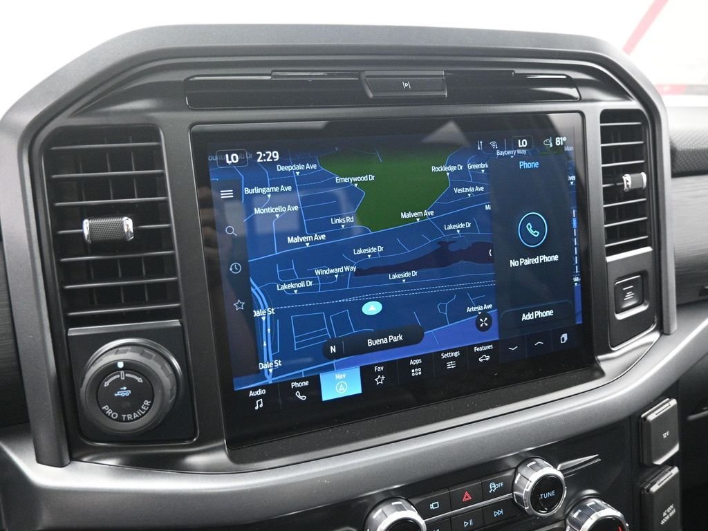 New 2025 Oxford White Ford XLT image 15