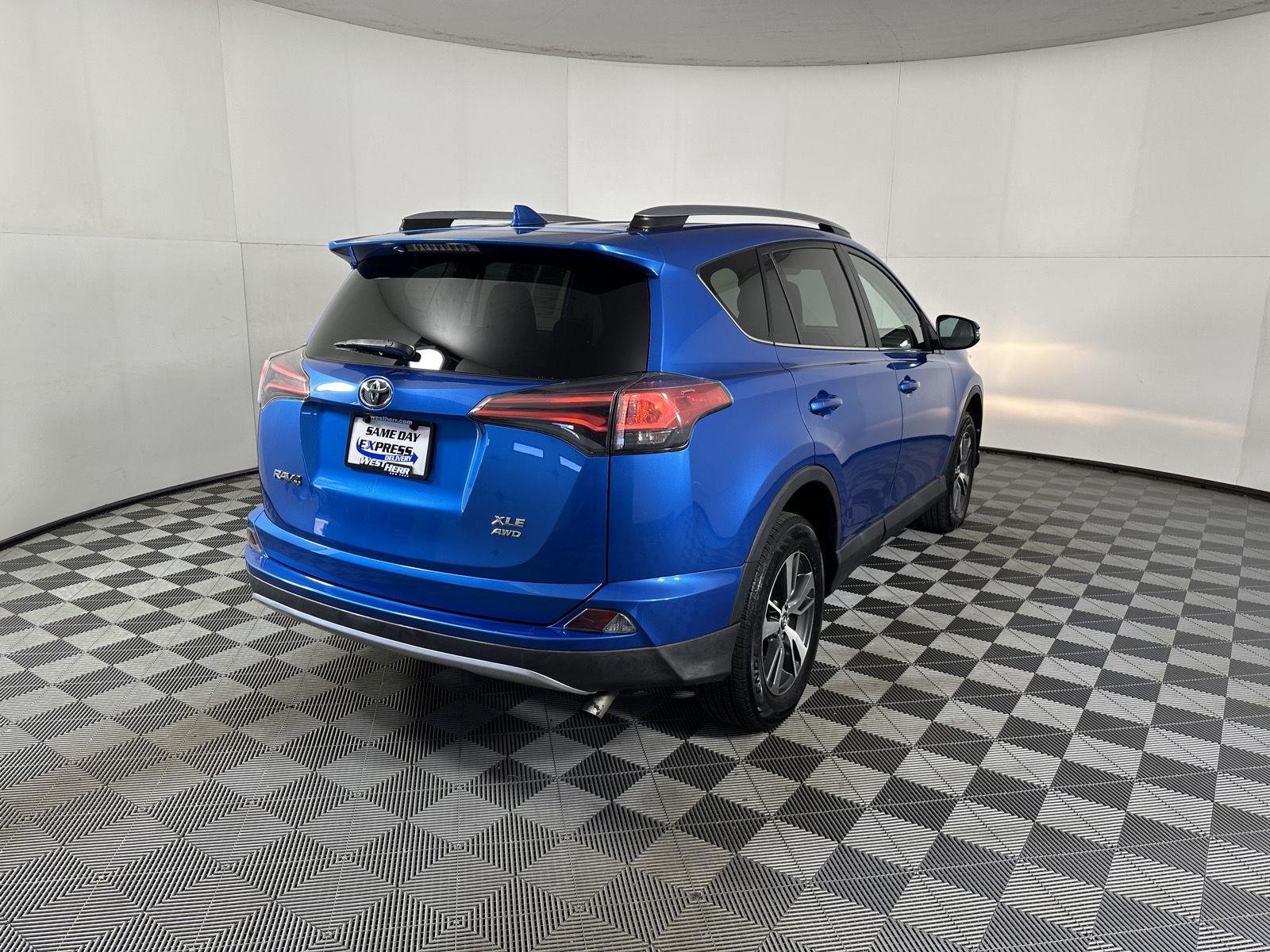 Used 2017 Electric Storm Blue Toyota XLE image 28