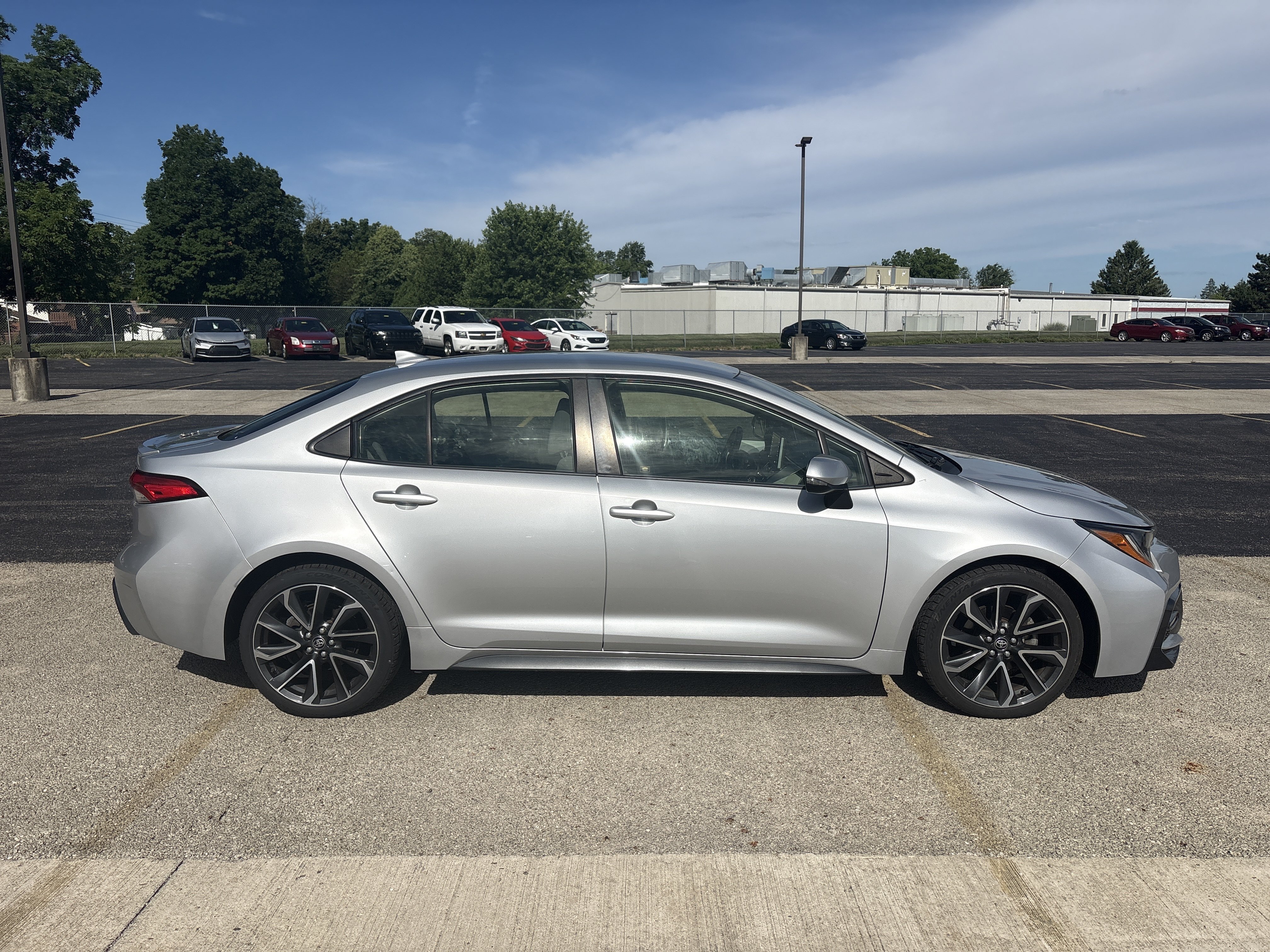 Used 2020 Classic Silver Metallic Toyota SE image 3