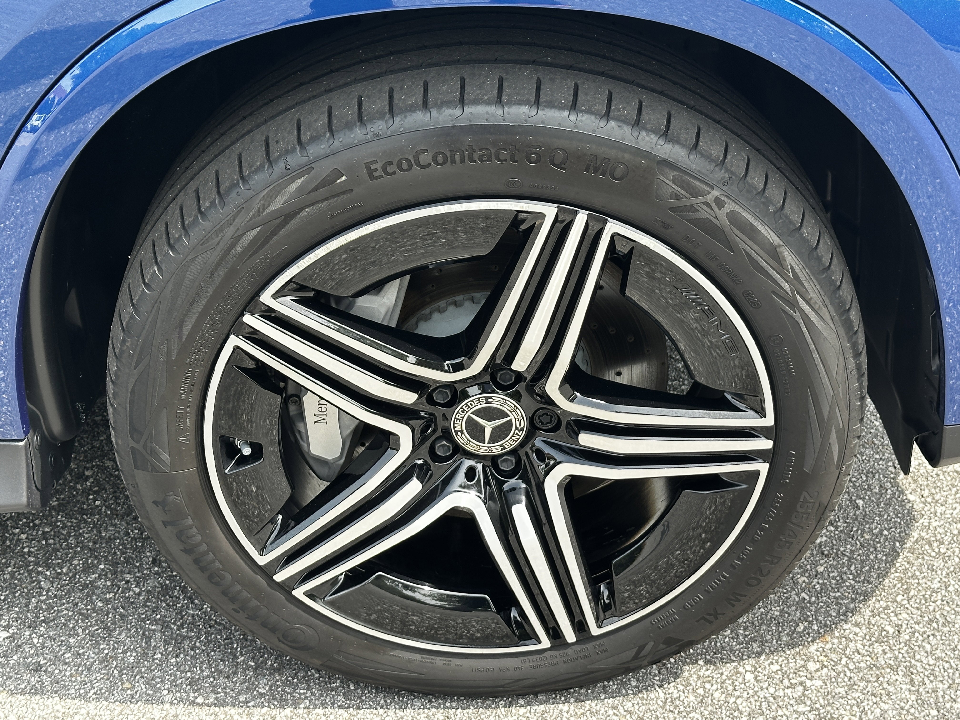 Certified Used 2025 Blue Mercedes-Benz GLC 300 image 14