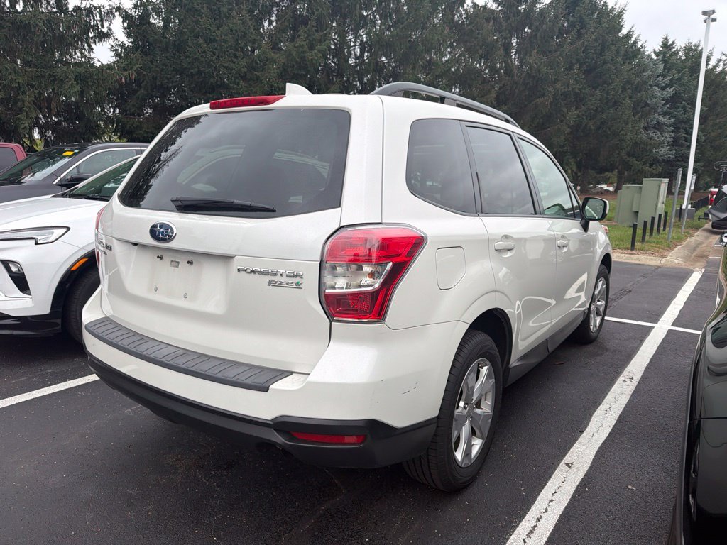 Used 2016 Crystal White Pearl Subaru 2.5i Premium image 3